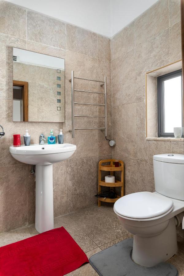 Traditional & Modern Maltese Townhouse - Rooftop Terrace And Sea Views, Close To Birgu Waterfront Cospicua Exterior foto